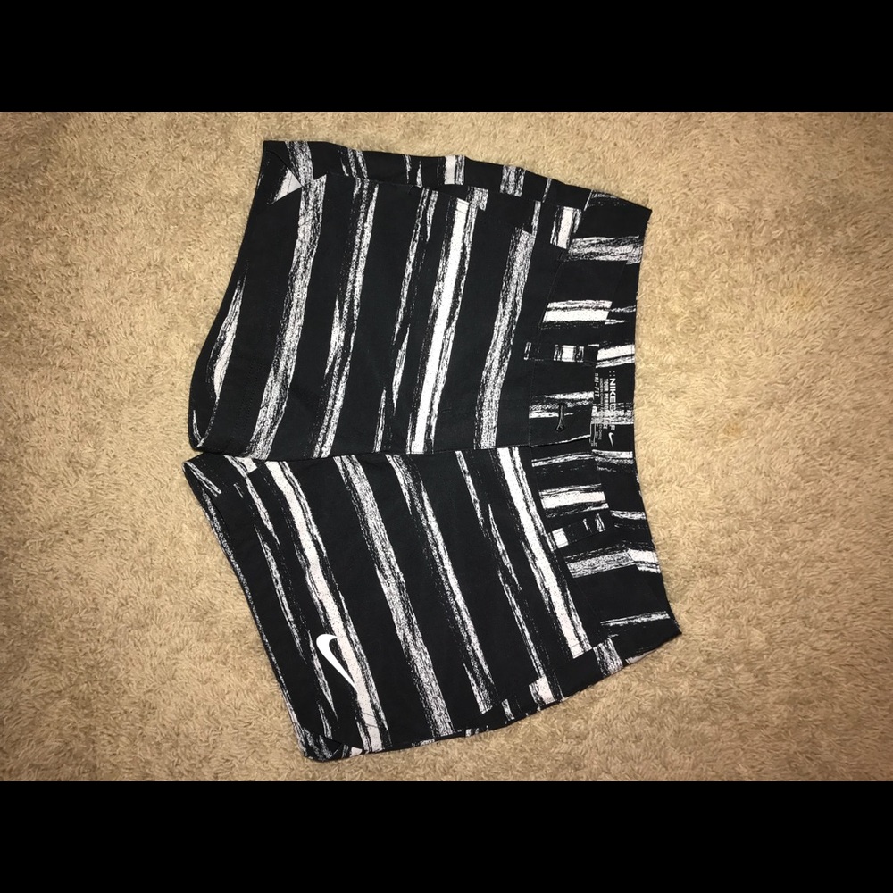 Women’s Striped Nike Golf Shorts